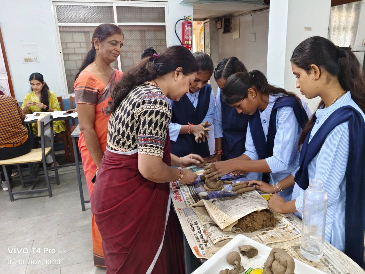 A Workshop on Making Clay Ganesh idols Concluded at DIET Shajapur